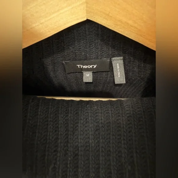 Theory Women’s Wool and Cashmere Sweater Black Size Medium - Picture 3 of 8